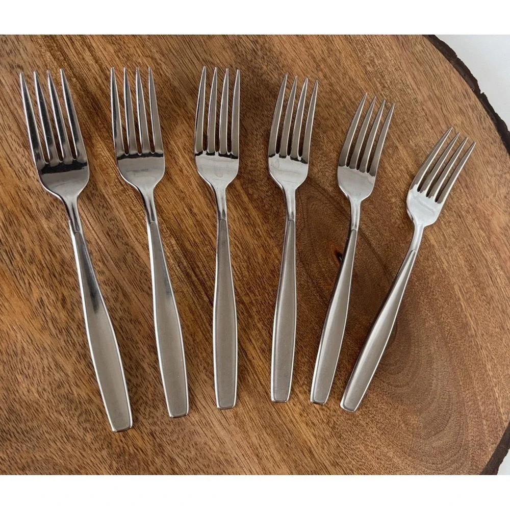 MODERN LIVING International Rogers Cutlery Stainless 6 Dinner Forks USA 6 3/4